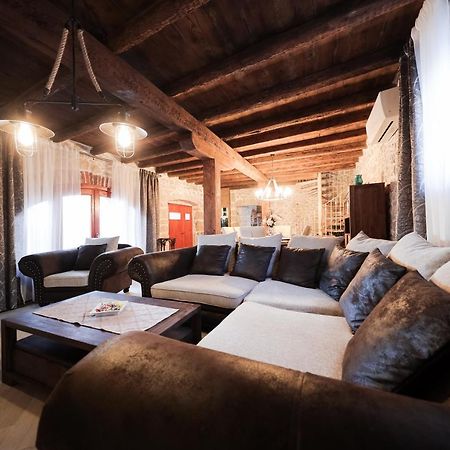 Holiday Home Mare Petrčane Kültér fotó
