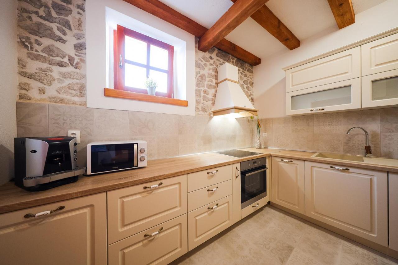 Holiday Home Mare Petrčane Kültér fotó