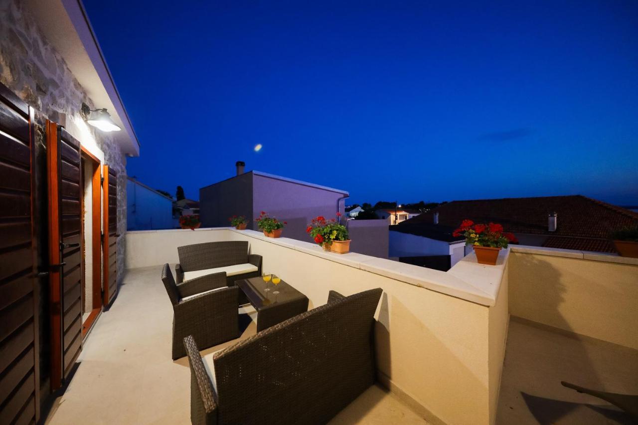 Holiday Home Mare Petrčane Kültér fotó