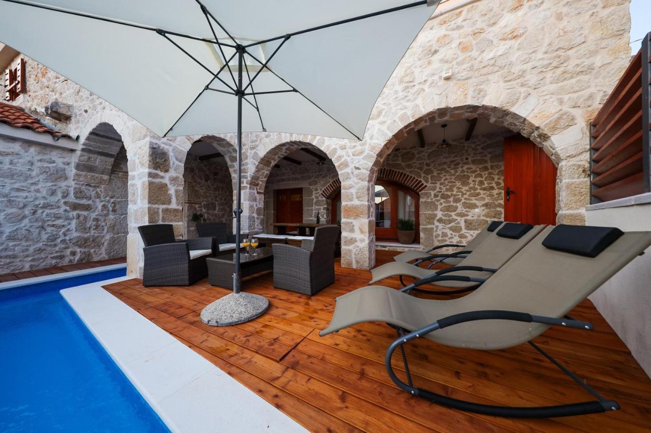 Holiday Home Mare Petrčane Kültér fotó