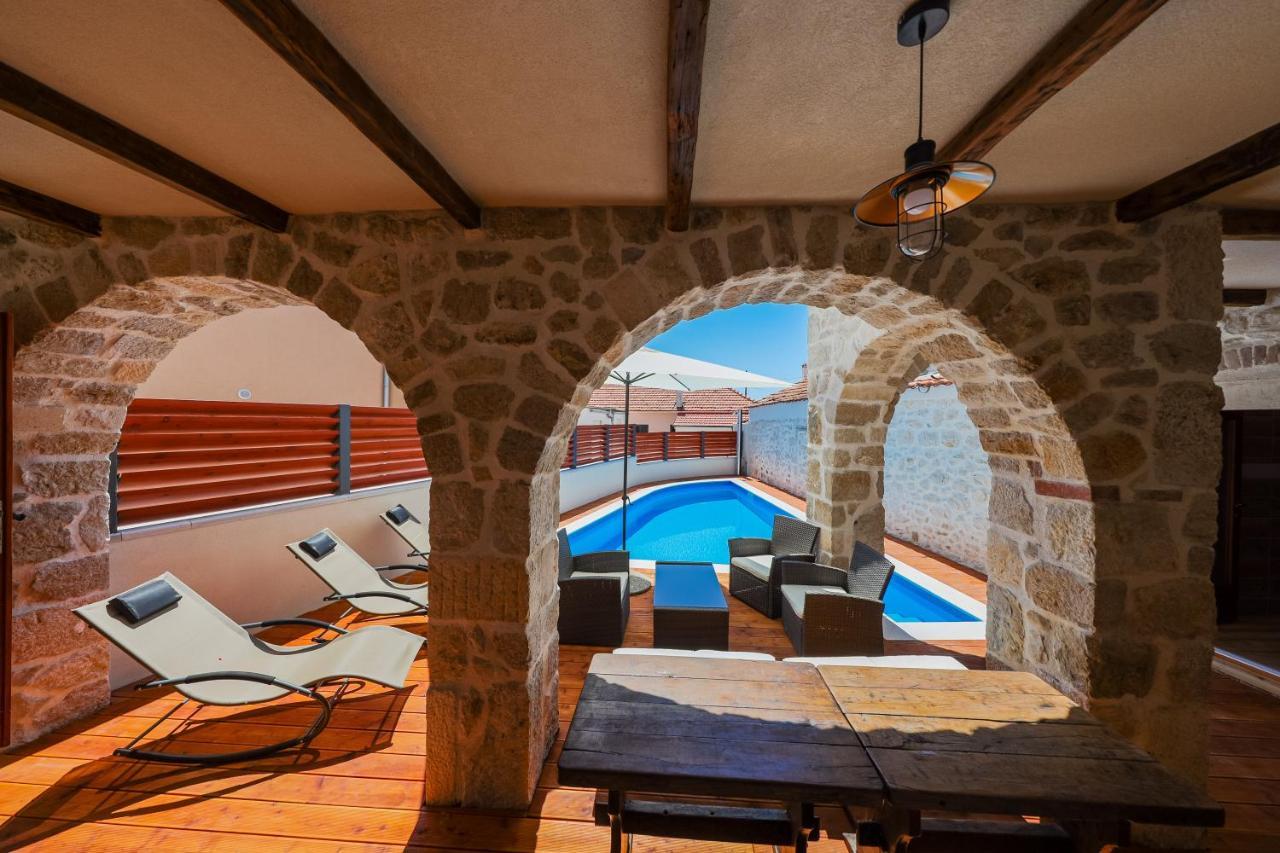 Holiday Home Mare Petrčane Kültér fotó
