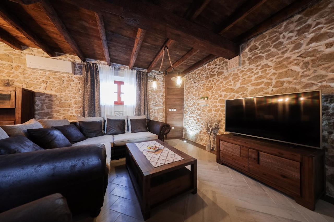 Holiday Home Mare Petrčane Kültér fotó